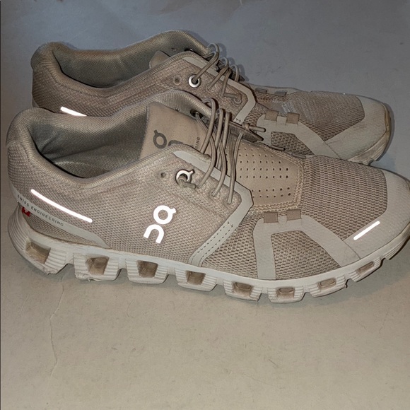 On Running Shoes - On Cloud 5 Sneakers 7.5